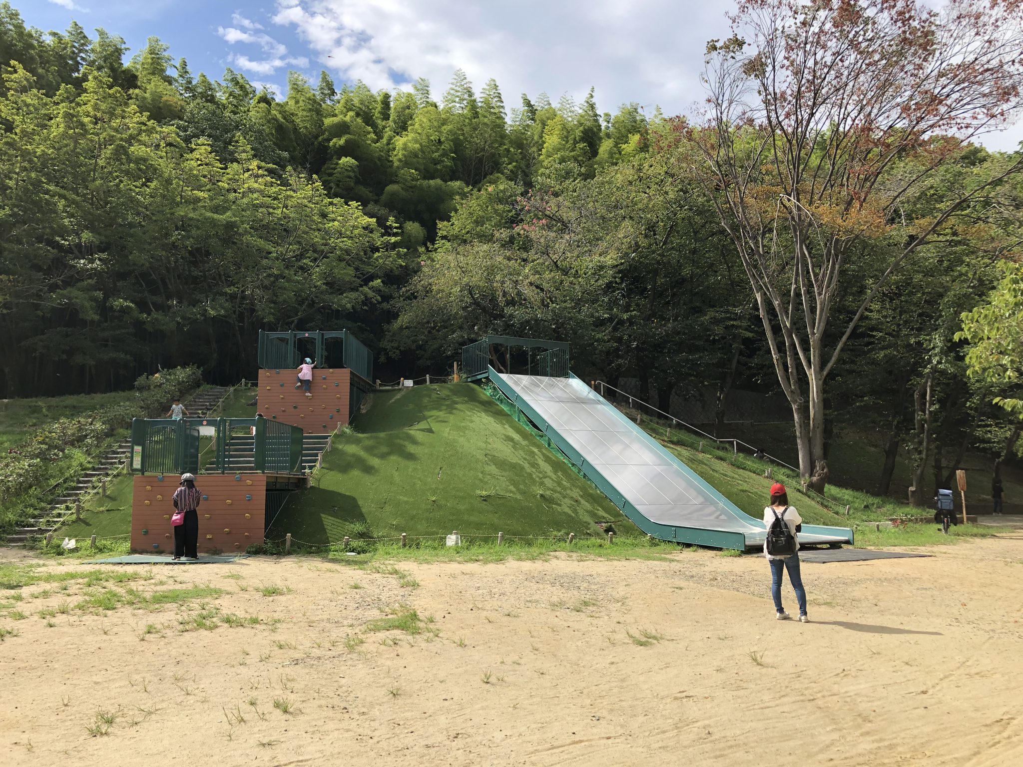 豊中市 服部緑地 いなり山児童遊戯場（ガリバー公園） | 豊中市と吹田市を中心に北摂地域の公園情報サイト｜ココパークス