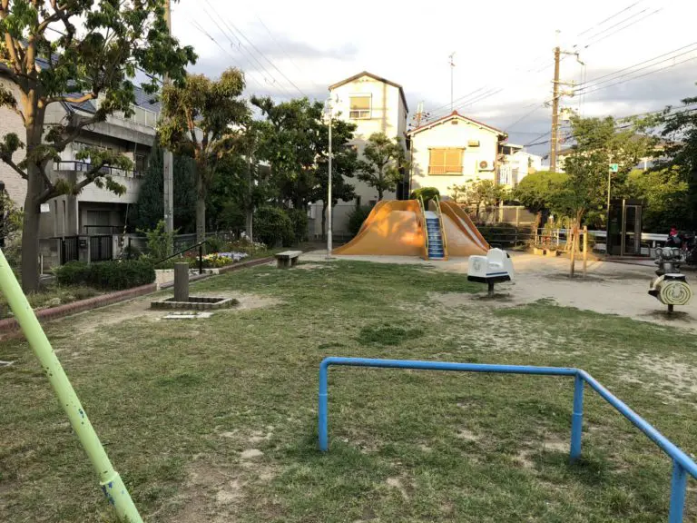 豊中市　原田元町2丁目公園