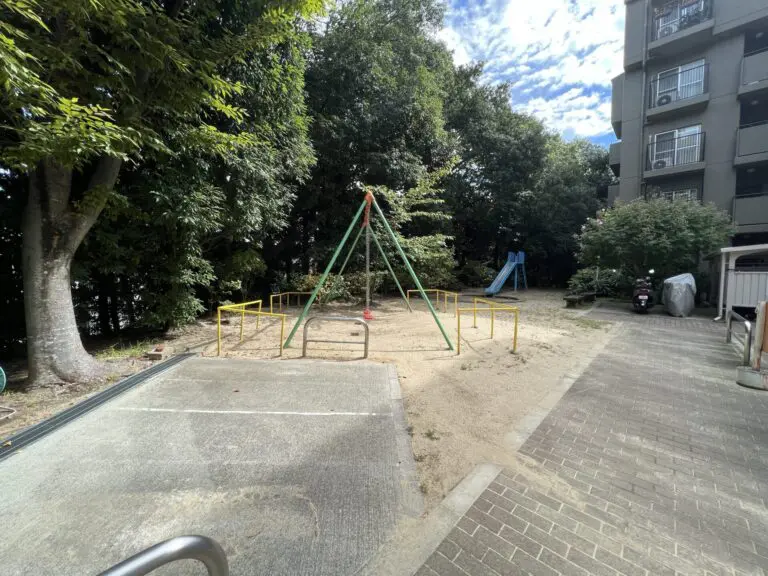豊中市　千里中央パークヒルズA棟公園