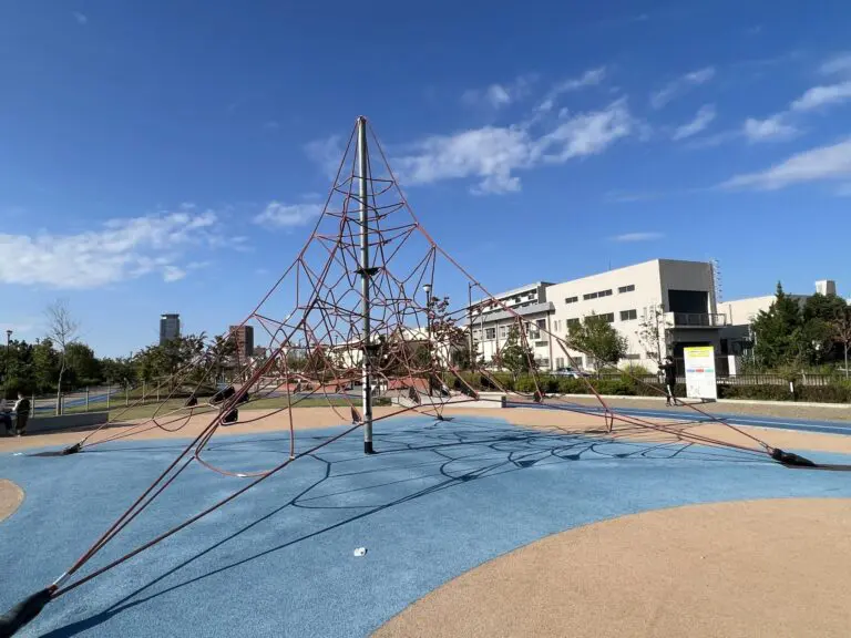 吹田市　健都レールサイド公園